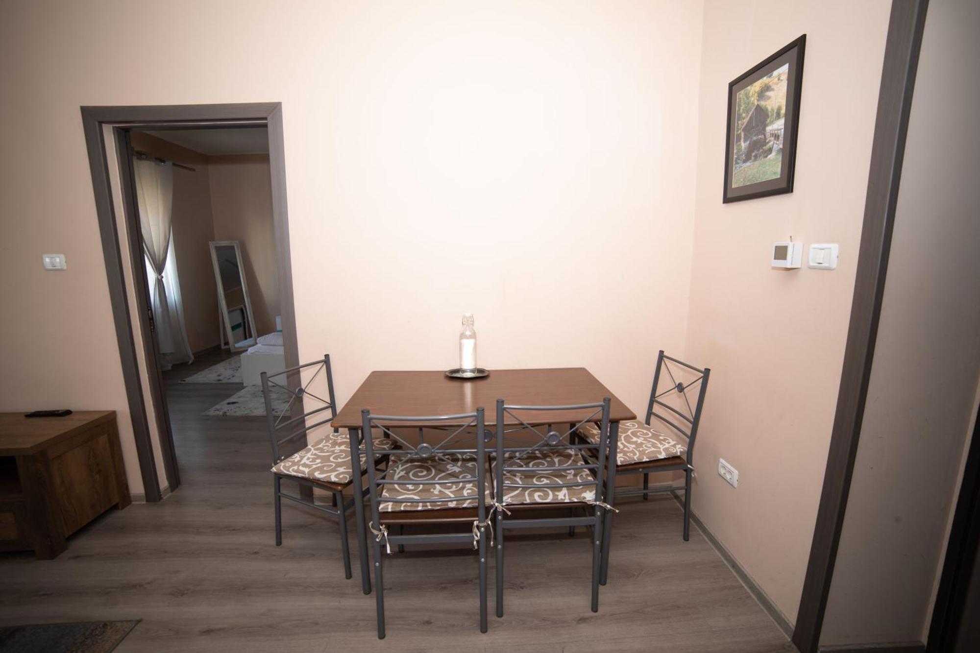 Apartmán Milan House Arad Exteriér fotografie